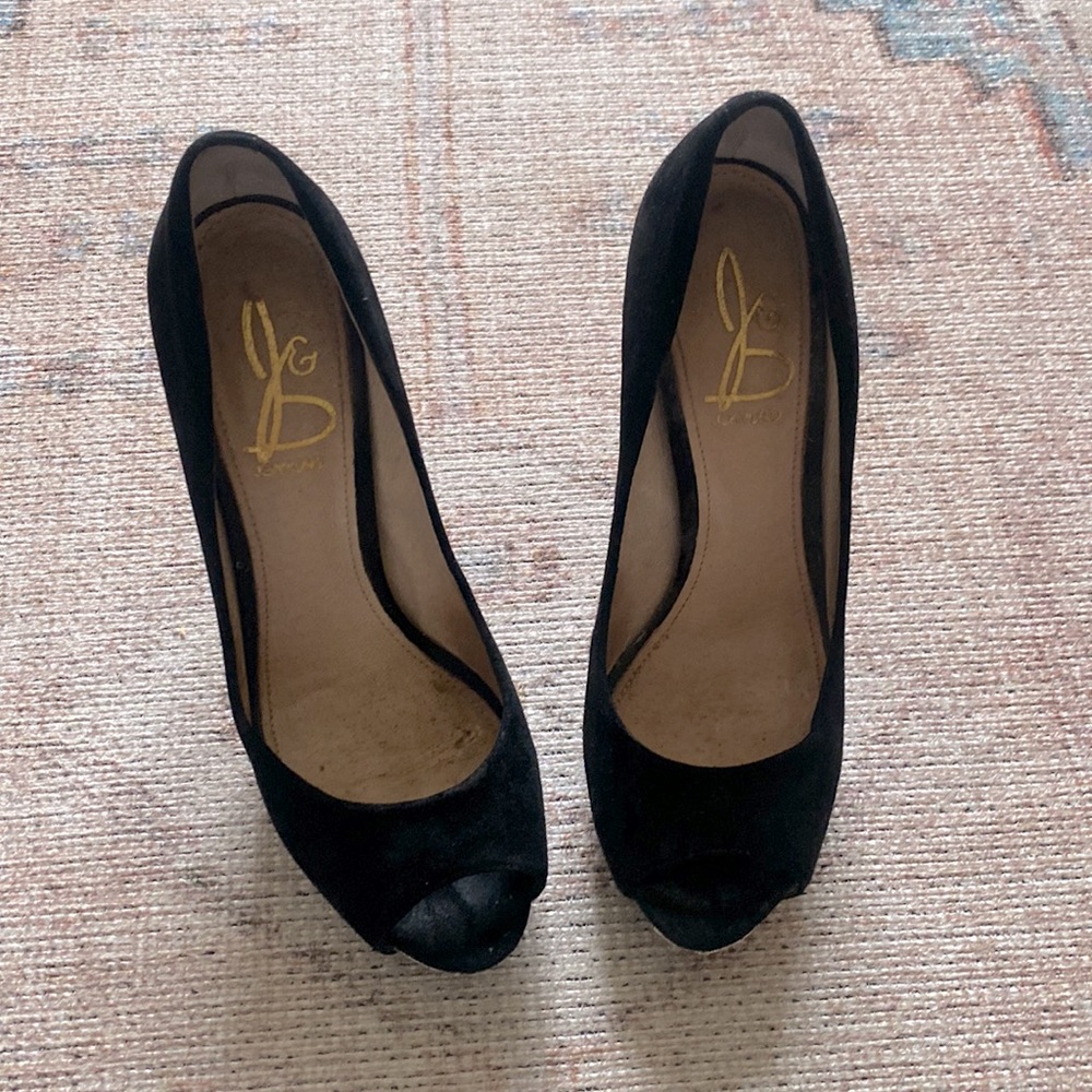 Joan and David black, leather suede heals 6.5